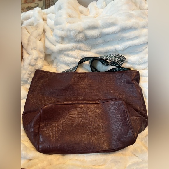 Parker Thatch XL Jane Slouch Bag in Burgundy/Crocodile Print - Picture 4 of 14